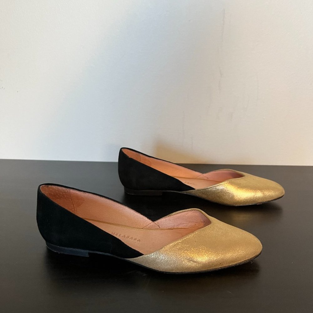 Malababa Dubai Two-Tone Gold & Black Leather Skimmer Flats - Size 7.5